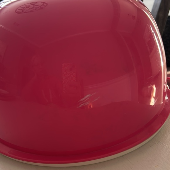 Tupperware 10L pink bowl with lid - Picture 9 of 11